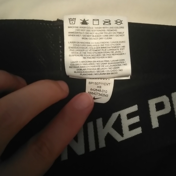 CLEARANCE! Nike workout shorts - Picture 3 of 4